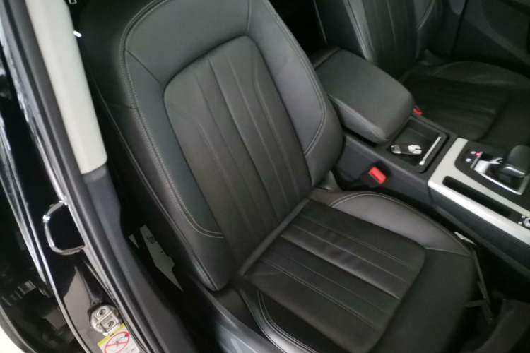 Used Audi Q5L 2020 Updated 40 TFSI Prestige Fashion Edition
