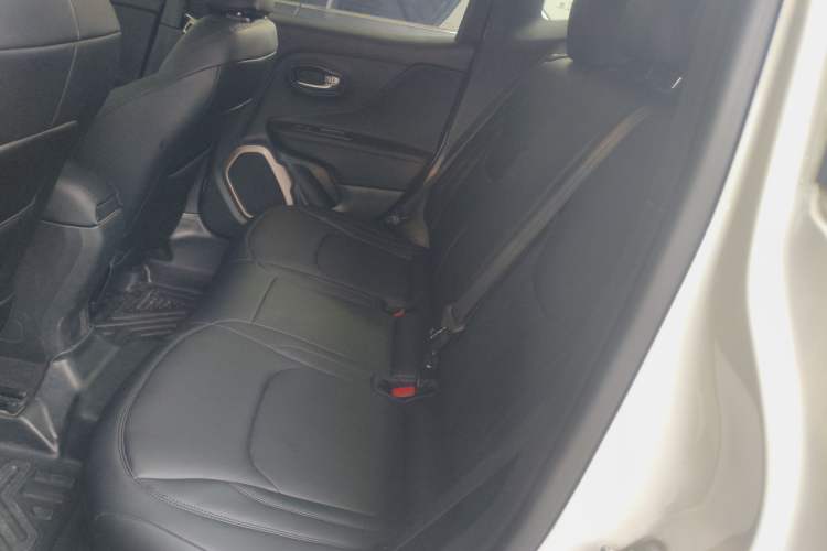 Used  Renegade 2018 Connected Large Screen Version 180T Automatic Jingneng Version
