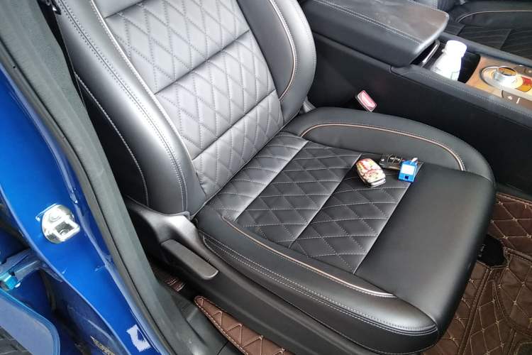 Used Great Wall Poer 2021 2.0T Global Version Passenger Automatic Diesel Two-Wheel Drive Comfort Trim Standard Cab GW4D20M
