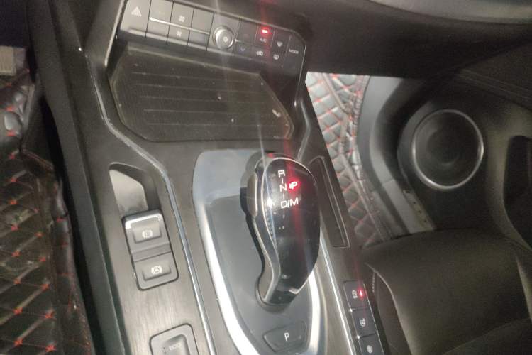 Used Wey VV5 2021 1.5T Two-Wheel Drive Smart Pioneer
