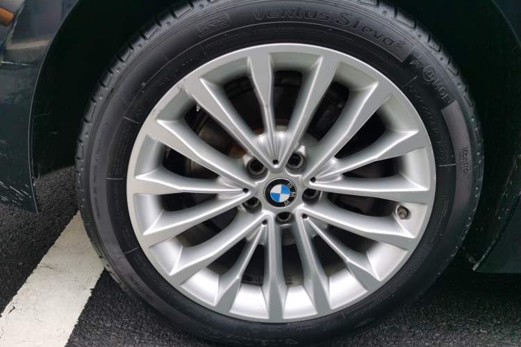 Used BMW 5 Series 2021 525Li Luxury Package