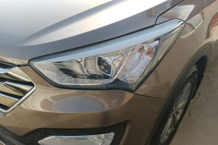 Used Hyundai Santa Fe 2015 2.4L Automatic All-Wheel Drive Smart Version 5 Seats