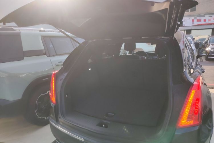 Used Cadillac XT5 2018 28E Four-Wheel Drive Tech Version
