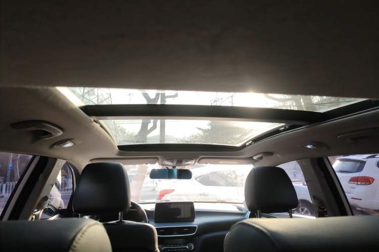 Used Hyundai Tucson 2020 280TGDi Two-Wheel-Drive GLS Fashion Edition China VI Standard
