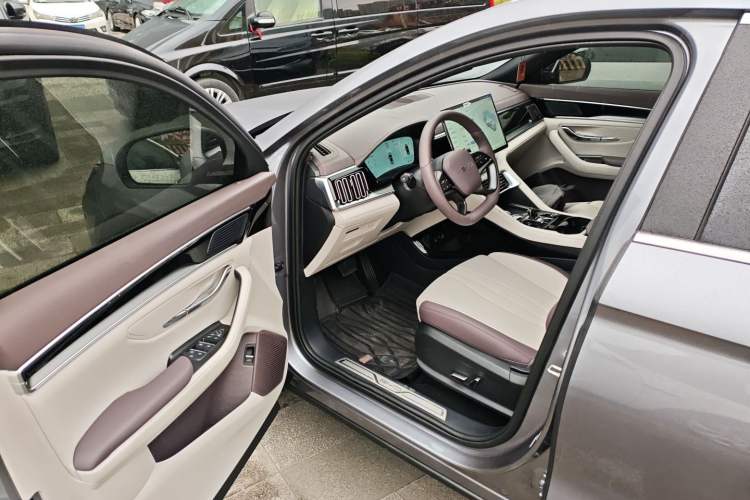 Used BYD Song PLUS New Energy 2025 DM-i Intelligent Driving 160KM Flagship Model
