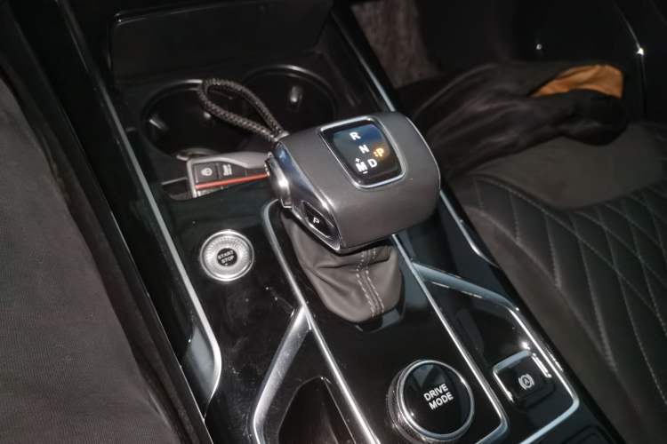 Used Hongqi HS5 2022 Revised Version 2.0T Smart Connect Flagship Edition
