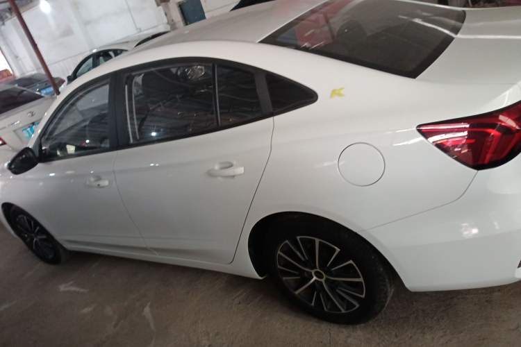 Used Roewe i5 2021 1.5L CVT Platinum Edition
