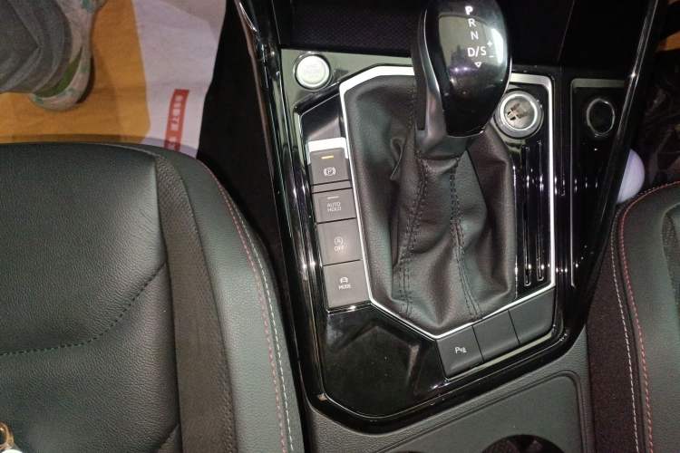 Used Volkswagen Tayron 2020 330TSI Two-Wheel Drive Luxury Smart Connectivity Version
