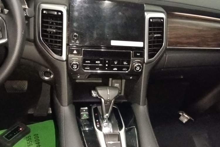 Used Honda UR-V 2017 240TURBO Two-Wheel Drive Luxury Edition China V
