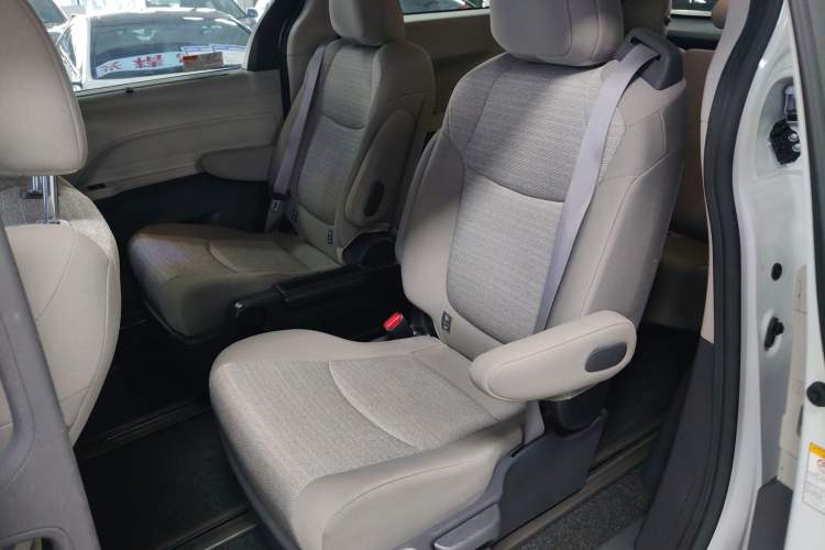 Used Toyota Sienna 2021 2.5L Hybrid Comfort Edition