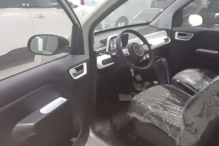 Used Wuling Hongguang MINIEV 2024 3rd Generation 215km Youth Edition
