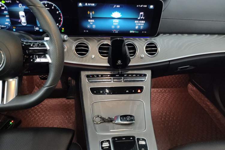 Used Mercedes-Benz E-Class 2022 Second Facelift E 300 L Sport Luxury Edition
