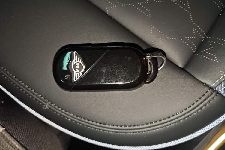 Used MINI Electric MINI COOPER 2024 456km COOPER E Classic Edition