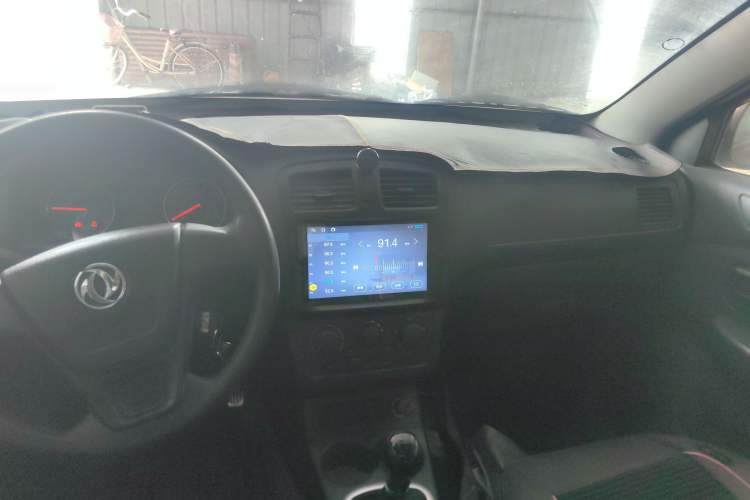 Used Dongfeng Fengon 330 2014 1.5L Manual Standard Edition DK15-02
