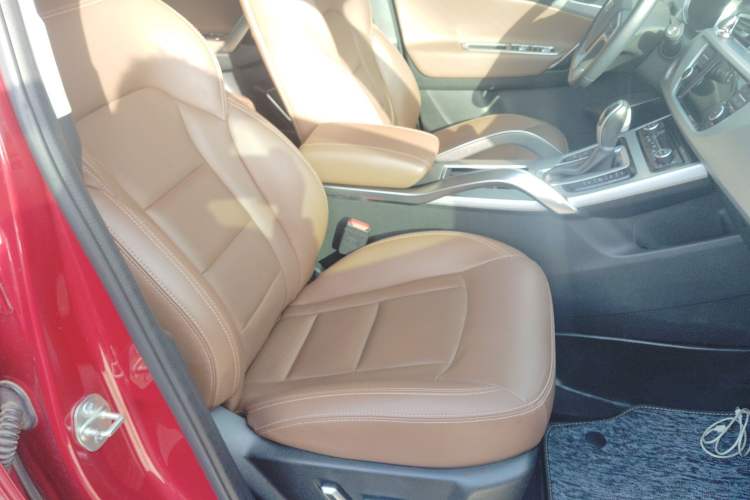 Used Geely Auto Emgrand X7 Sport 2016 1.8TD Automatic ZhiZun Version
