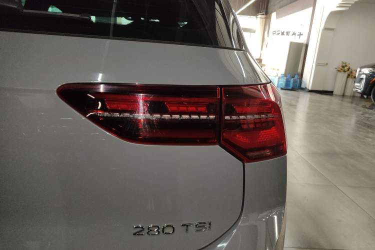 Used Volkswagen Golf 2023 280TSI DSG R-Line Lite
