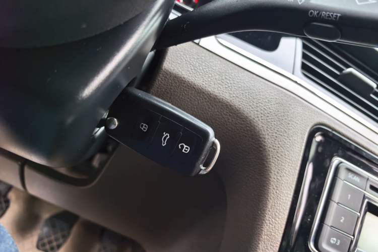 Used Volkswagen Bora 2014 1.6L Manual Comfort Model
