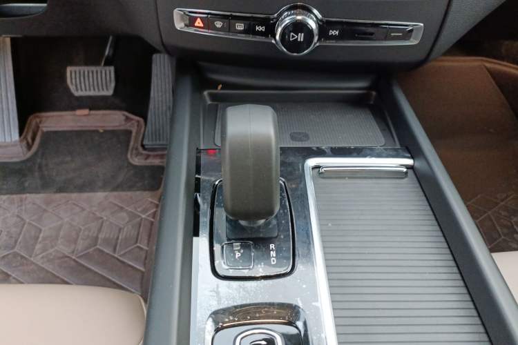 Used Volvo XC60 2026 B5 4x4 Smart Luxury Edition