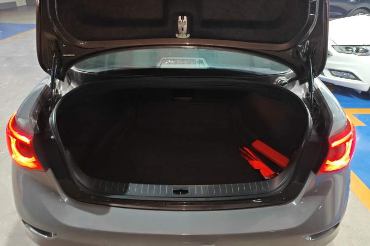 Used Infiniti Q50L 2015 2.0T Enjoyment Edition
