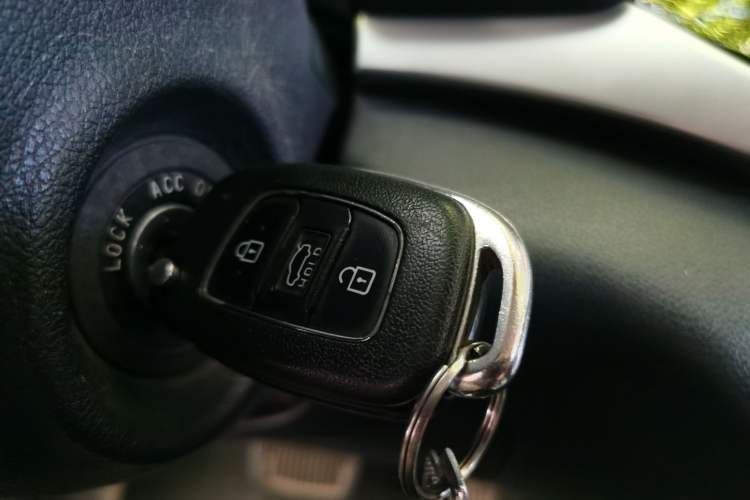 Used Hyundai Elantra 2016 1.6L Automatic ZhiXuan · Luxury Version
