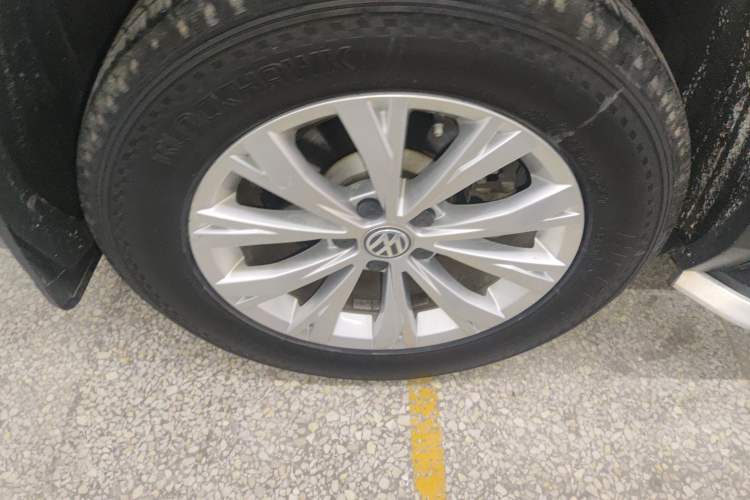 Used Volkswagen Tiguan L 2018 330TSI Automatic Two-Wheel Drive Luxury Edition
