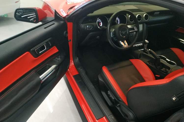 Used Ford Mustang 2018 2.3T Automatic Hardtop Standard Trim U.S. Specification
