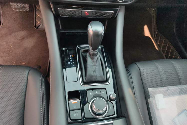 Used Mazda Atenza 2021 2.0L Blue Sky Luxury Edition
