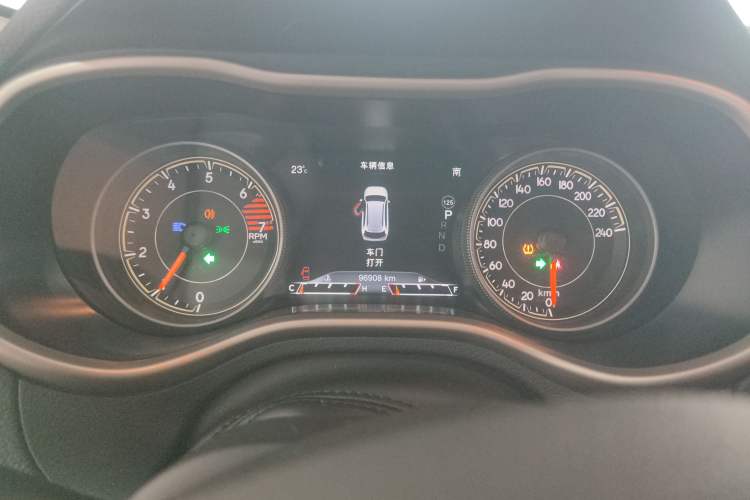 Used  Cherokee 2016 2.4L Leading Smart Version
