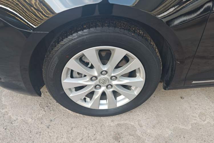 Used Buick LaCrosse 2013 2.4L SIDI Leading Comfort Version