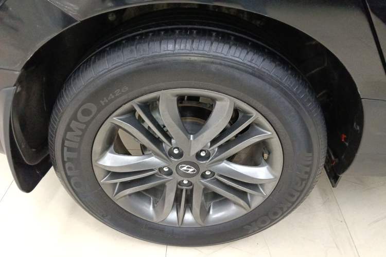 Used Hyundai ix35 2013 2.0L Automatic Two-Wheel Drive Smart GLS China IV Standard