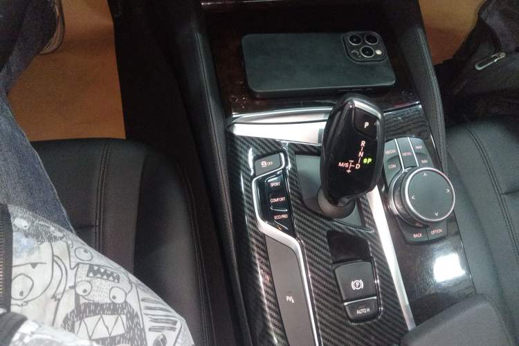 Used BMW 5 Series 2018 525Li Luxury Package
