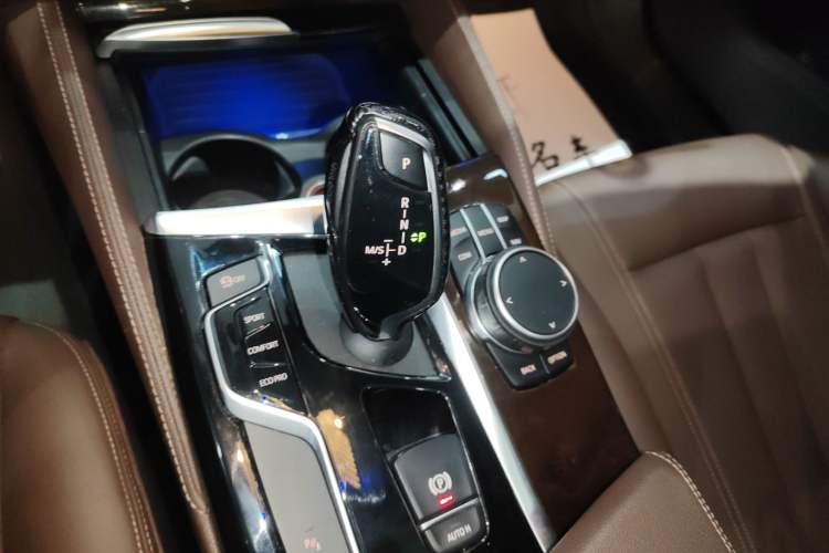 Used BMW 5 Series 2019 Facelifted 525Li Luxury Package
