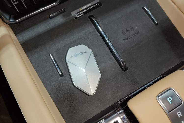 Used  Leopard 8 2025 Smart & Brave Flagship Edition 7 Seats
