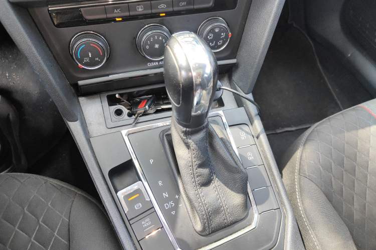 Used Volkswagen Lamando 2019 230TSI DSG Vision Edition China VI Standard
