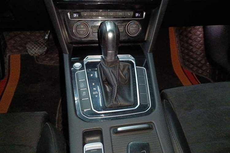 Used Volkswagen Magotan 2018 330TSI DSG Luxury Model
