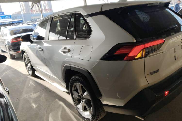 Used Toyota RAV4 2021 2.0L CVT 4x4 Style PLUS Edition
