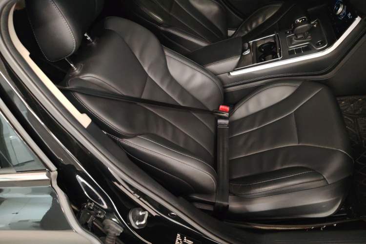 Used Hongqi H5 2022 Classic Model Facelift 1.8T Automatic Smart Connect Flagship Edition