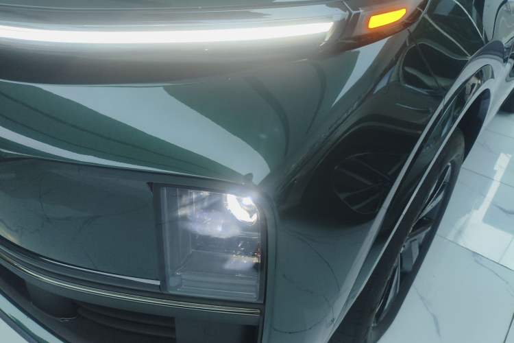 Used Li Auto L8 2023 Pro Model
