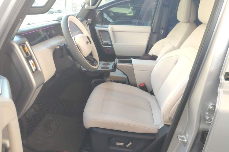 Used  V23 2025 401 Two-Wheel Drive Intelligent Driving Version