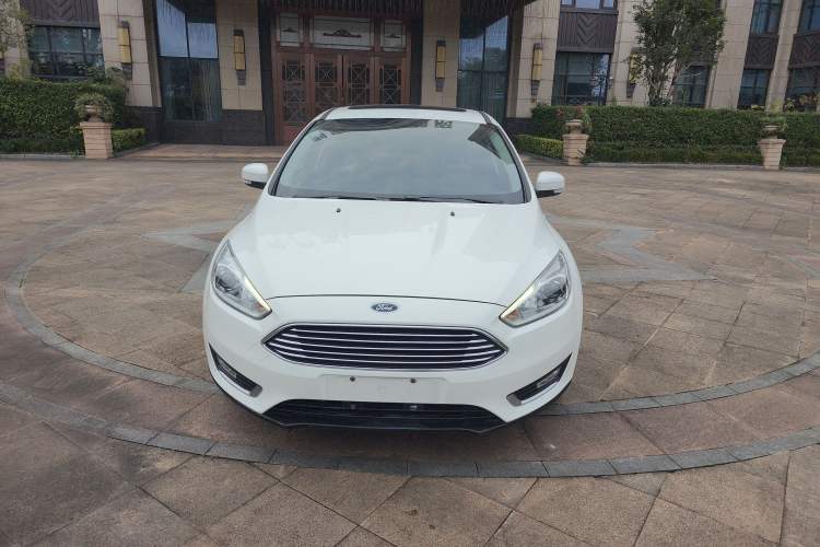 Used Ford Focus 2018 Sedan Classic EcoBoost 180 Automatic Elite Model
