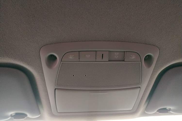 Used Dongfeng Ruichi 6 2020 EV model
