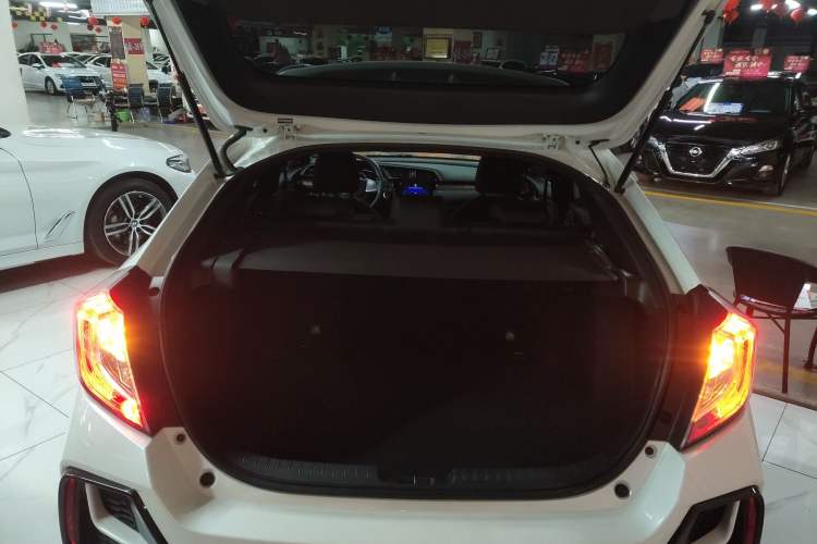 Used Honda Civic 2021 HATCHBACK 220TURBO CVT New Trendsetter
