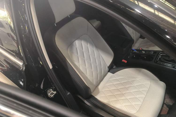 Used Volkswagen Magotan 2023 2 Million Units Commemorative Edition 330TSI DSG Luxury Version