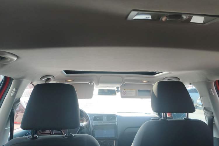 Used Volkswagen Polo 2016 1.6L Automatic Comfort Model
