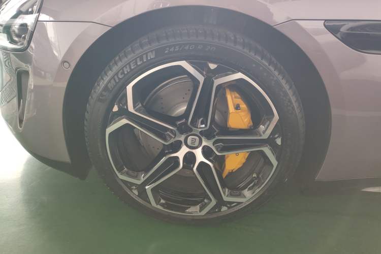 Used  SU7 2024 Rear-Drive Long-Range Intelligent Driving Version
