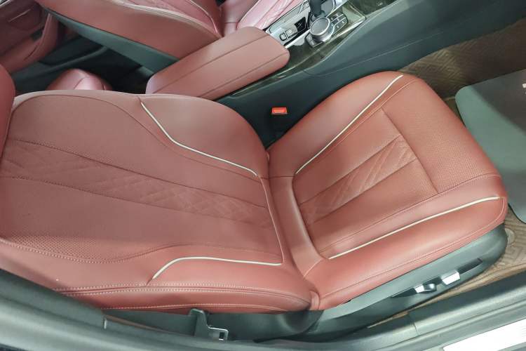 Used BMW 5 Series 2022 Second Facelift 525Li M Sport Package