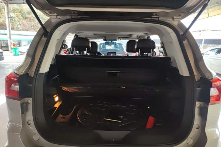 Used FORTHING Joyear X5 2017 Enjoy Series 1.6L CVT Luxury Model
