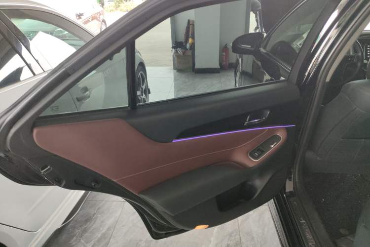 Used Toyota Crown 2017 2.0T Sport Edition
