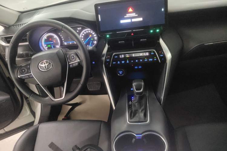 Used Toyota Venza 2022 Dual-Engine 2.5L CVT Two-Wheel Drive Luxury Edition
