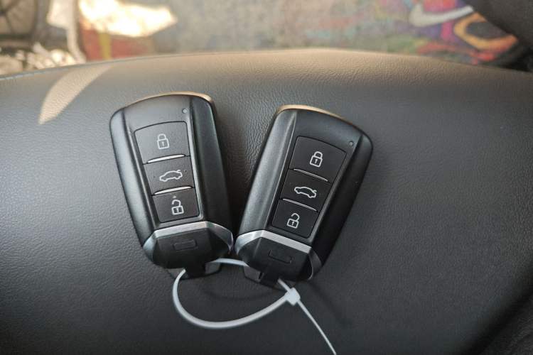 Used Dongfeng Aeolus Yixuan 2020 230T Automatic Glare-Proof Dark Knight Edition